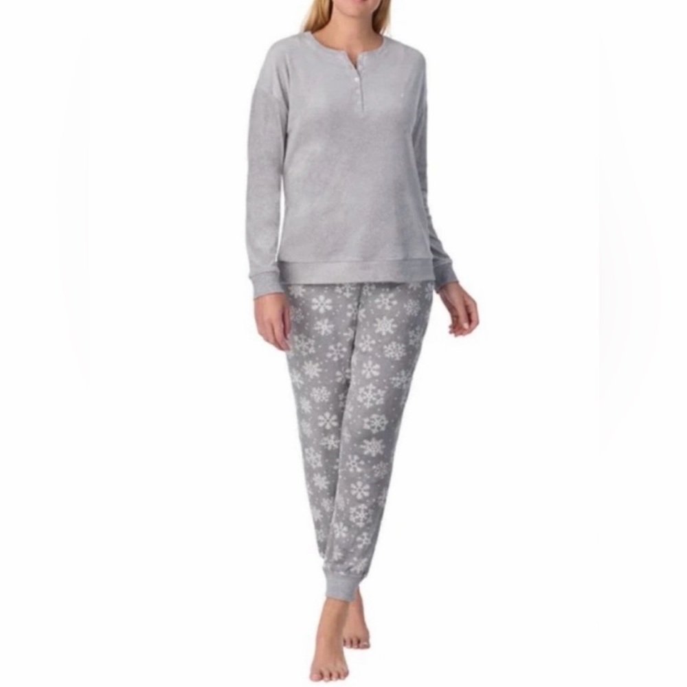 NAUTICA Gray Snowflake Pajama Set